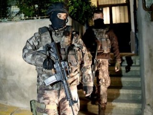 İstanbul'da terör operasyonu: 27 gözaltı