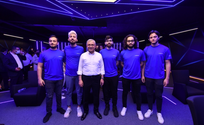Kamudaki İlk E-Spor Merkezi  Üsküdar'da Açıldı