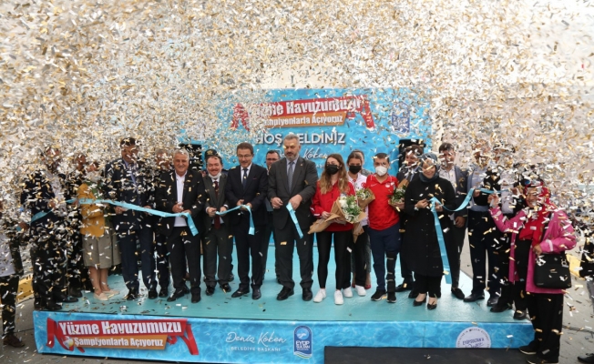 Eyüpsultan'ın 2. havuzu Şampiyonlar Eşliğinde Açıldı