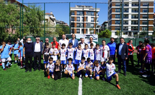 Kartal'da Metin Oktay anısına düzenlenen futbol turnuvası sona erdi.