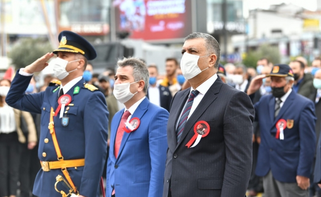 Esenyurt'ta 29 Ekim Cumhuriyet Bayramı Çelenk Sunma Töreni
