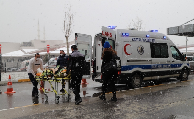 Kartal Belediyesi Hasta Nakil Ambulansı Yoğun Kar Yağışında da Görevinin Başında
