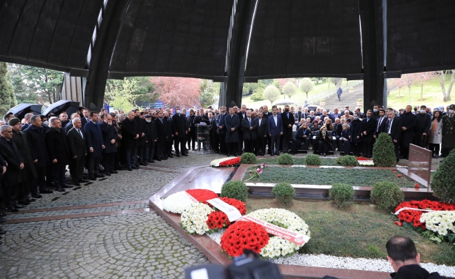 Başkan İmamoğlu Turgut Özal’ı Anma Törenine Katıldı