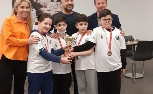  Kartal Belediyesi Satranç Akademisi Sporcuları Ödüle Doymuyor