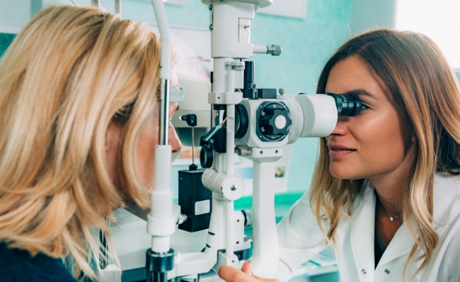 Ülkemizde Tıp Eğitiminin ardından, göz alanında uzmanlık alınmasıyla göz doktoru olunmaktadır