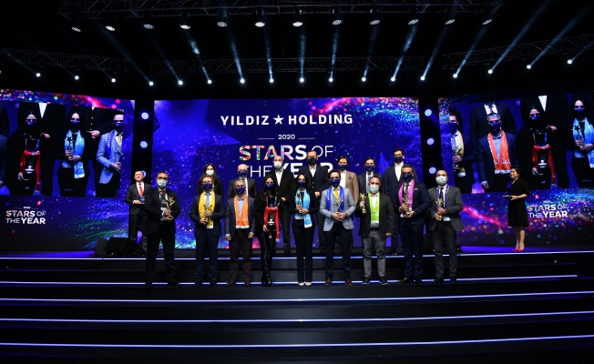 Yıldız Holding’den Cem Yılmaz’lı, Bol Kahkahalı Senenin Yıldızları Ödül Töreni