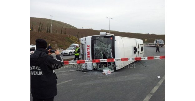 İstanbul- Kayaşehir'de 2 otobüs yandı!