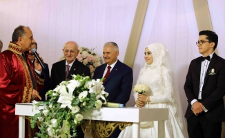 TBMM Başkanı Binali Yıldırım, Başkan Lokman Çağırıcı'nın oğlunun nikah şahidi oldu