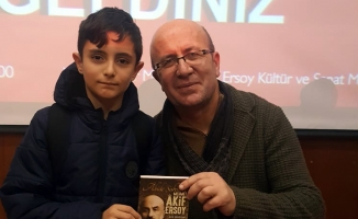 Yazar Aziz Erdoğan, gençlere Mehmet Akif Ersoy’u anlattı