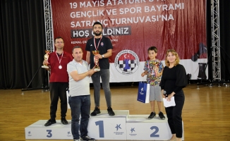 19 Mayıs Satranç Turnuvası’nda Ödüller Sahiplerini Buldu